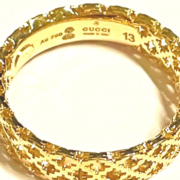 New Authentic Gucci 18K Gold Diamantissima Ring - Picture 8 of 12